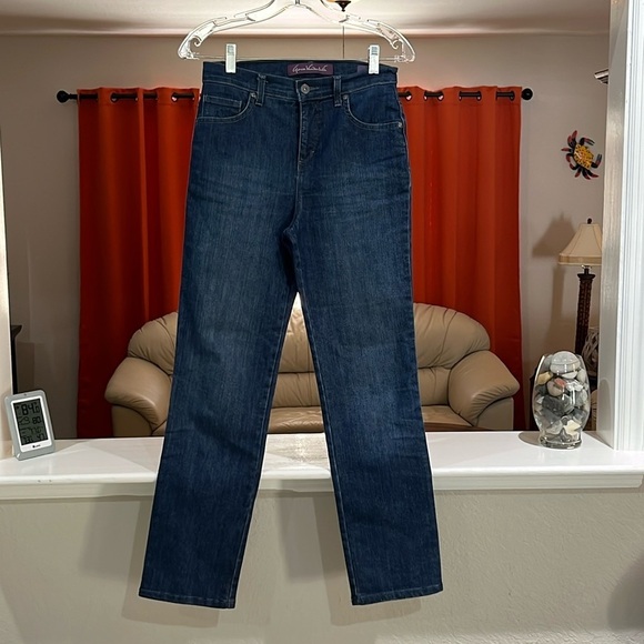 Gloria Vanderbilt Straight Leg Jeans Amanda Blue Denim Women’s Size 4P - Picture 1 of 7